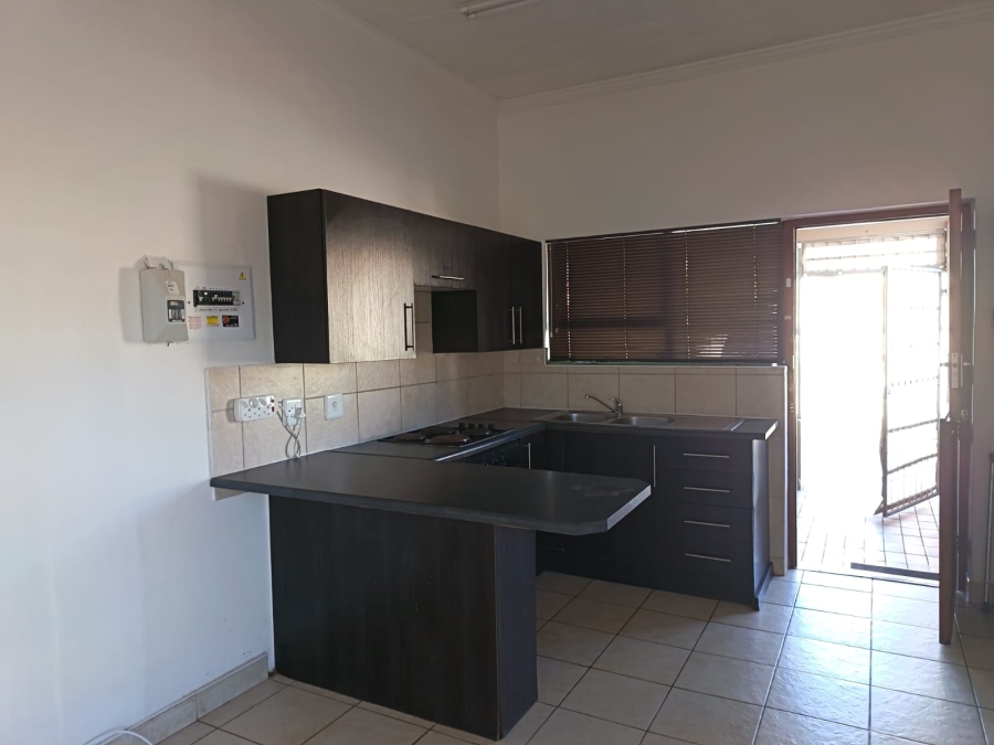 To Let 2 Bedroom Property for Rent in Jeffreys Bay Central Eastern Cape
